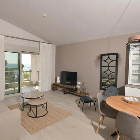 Cocoon Elegant Living * Gerakini